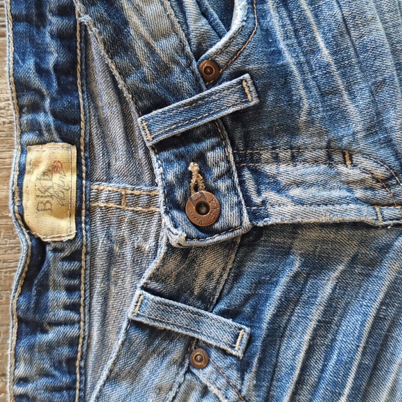 BKE med wash distressed denim jean shorty shorts sz 24 The Buckle style #BKL198 - Picture 3 of 8